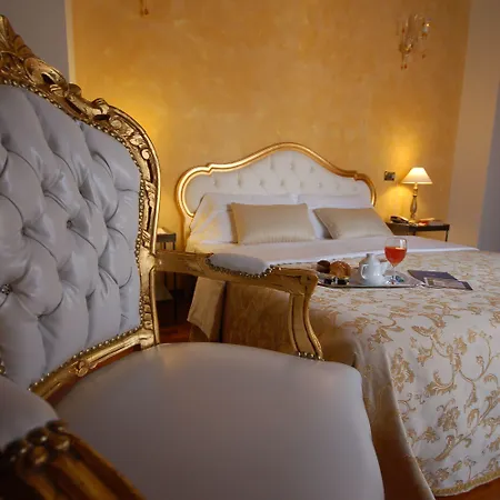 Hotel Isola Di Caprera 3*
