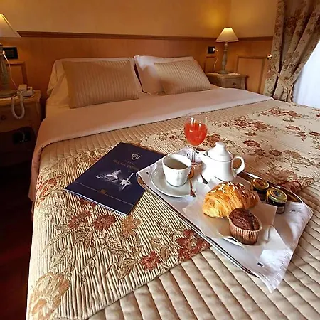 Hotel Isola Di Caprera 3*